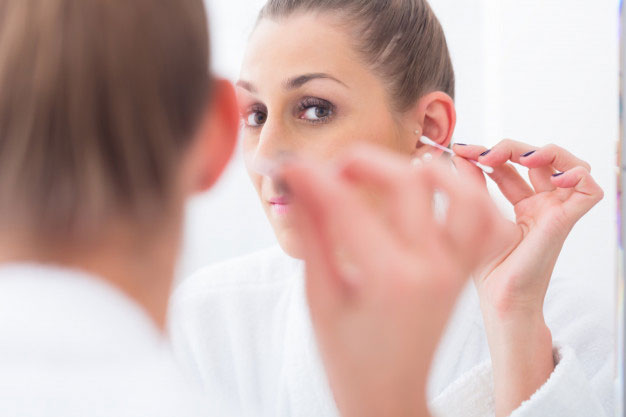 Jak dbać o higienę uszu i czego absolutnie nie robić