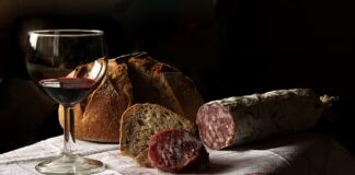 Ile może leżeć kiełbasa hermetycznie zamknięta?